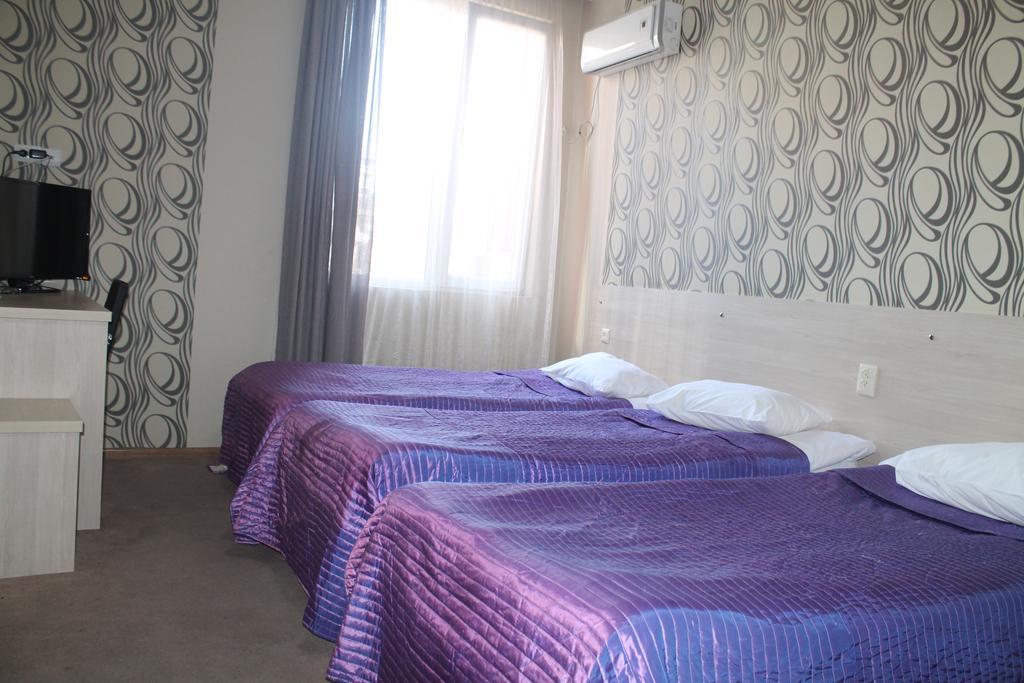 Hotel Elio Batumi Exteriör bild