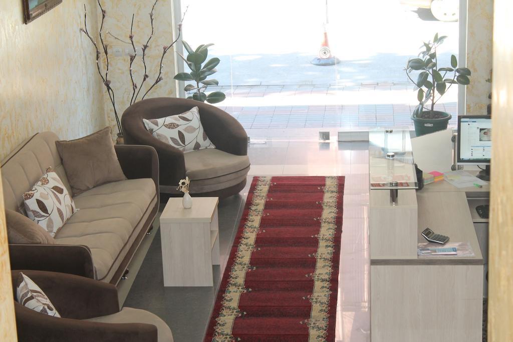 Hotel Elio Batumi Exteriör bild